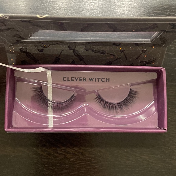 Colourpop x Hocus Pocus eyelashes - Picture 2 of 2